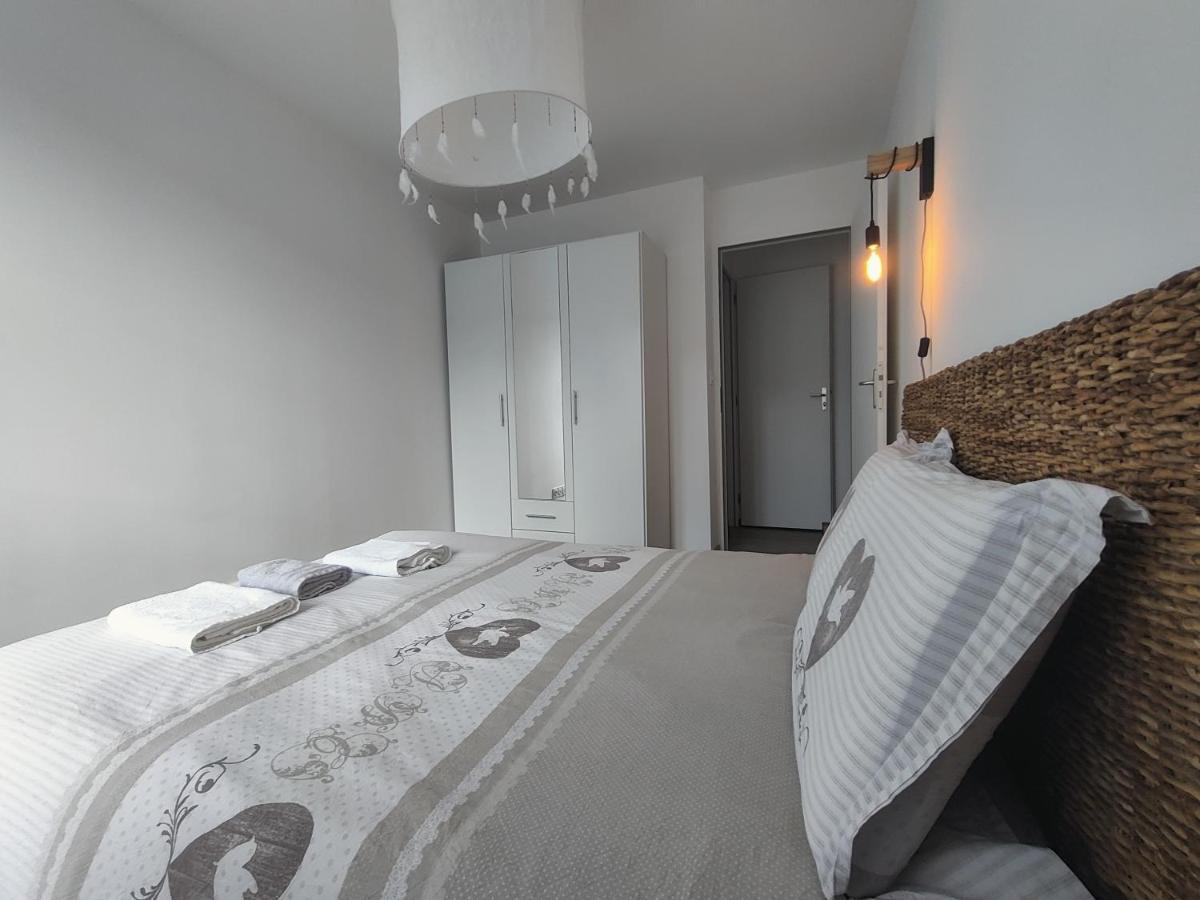Appartement T3 Plume Hyper Centre D'Ernee Bagian luar foto